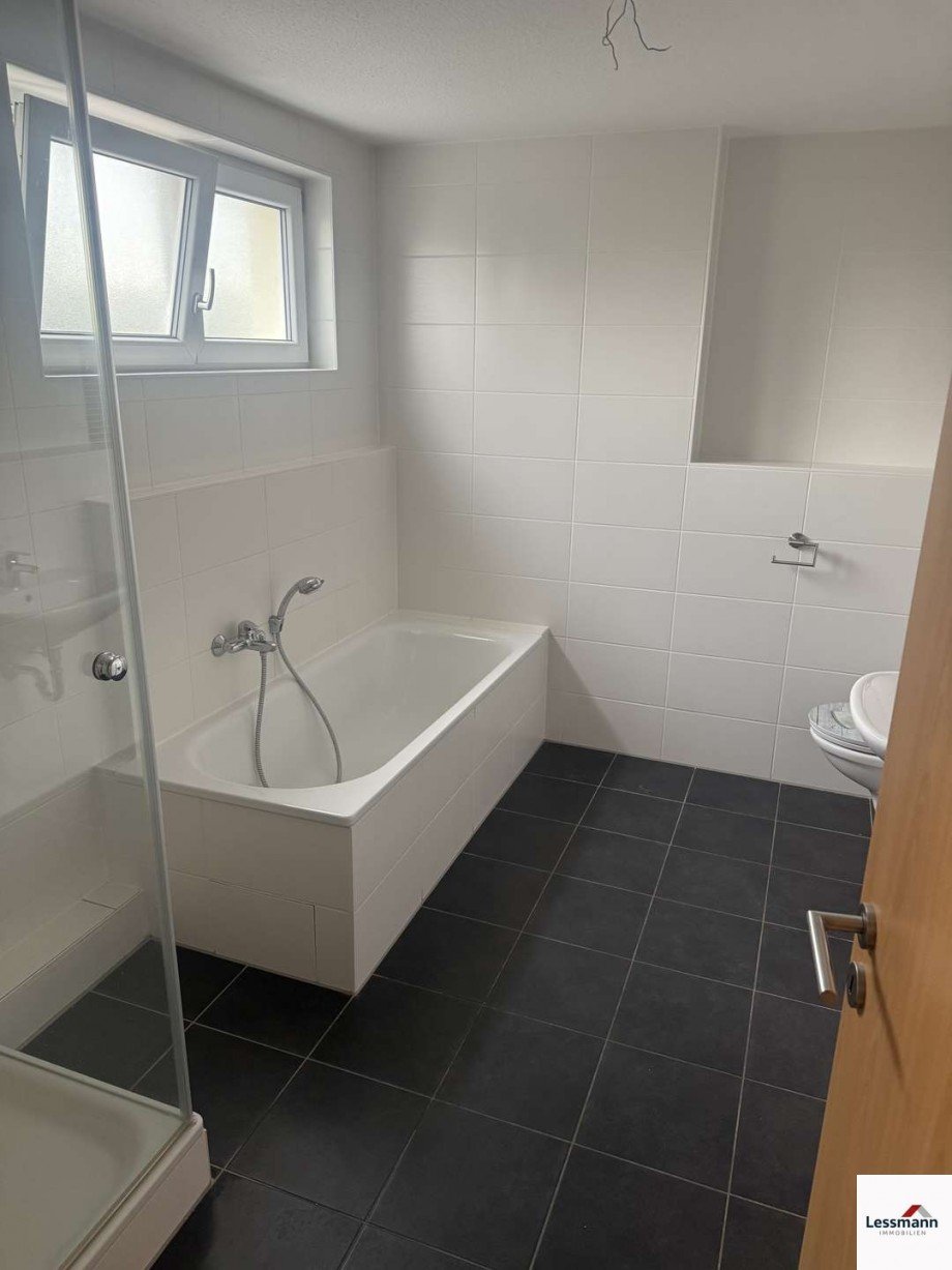 Badezimmer II Reihenmittelhaus Feucht