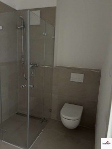 Badezimmer Gro�e 4-Zimmer Wohnung mit Terrasse und kleinem Garten