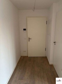 Flur Ihr neues Zuhause: Moderne 2-Zimmer-Wohnung im 2. Obergeschoss