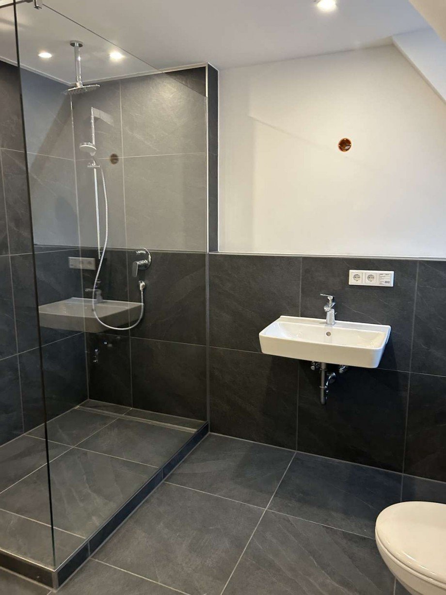 Badezimmer Dachgeschosswohnung R�ckersdorf