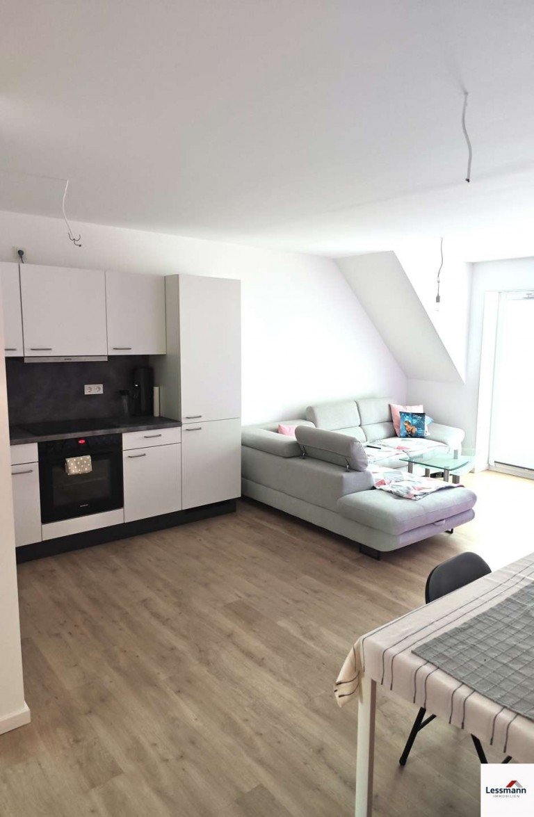 Wohnzimmer Bamberg Etagenwohnung Charmante 2-Zimmer Wohnung mit Einbauk�che und Balkon