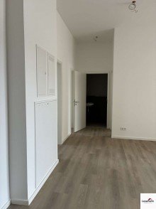 Flur Gro�e 4-Zimmer Wohnung mit Terrasse und kleinem Garten