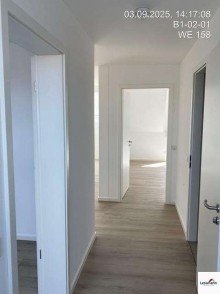Gang Lichtdurchflutete 3-Zimmer-Wohnung mit zwei Balkonen, Top-Schnitt & Blick in den ruhigen Innenhof