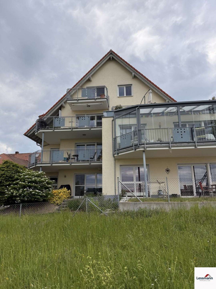 Hausansicht hinten Etagenwohnung Leinburg