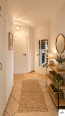 Flur Verkauft - Gro�e 3-Zimmer Eigentumswohnung mit Balkon und Blick ins Gr�ne