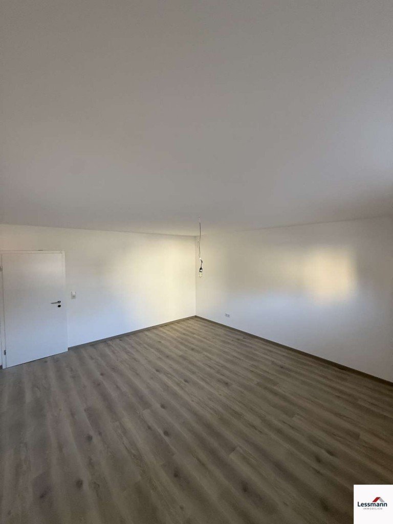 Wohnzimmer N�rnberg Erdgeschosswohnung Teilsanierte 3-Zimmer-Wohnung mit guter Anbindung in N�rnberg