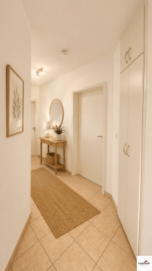 Flur Verkauft - Gro�e 3-Zimmer Eigentumswohnung mit Balkon und Blick ins Gr�ne